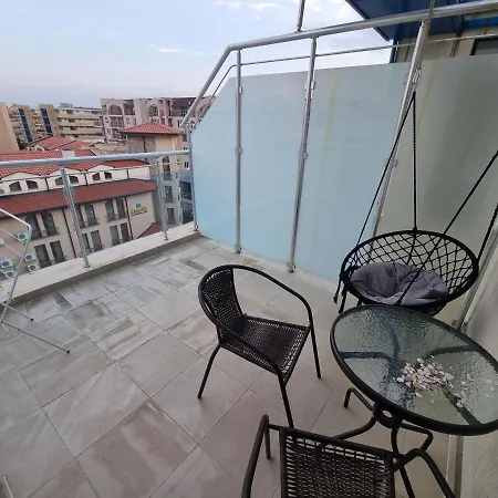 Апартамент With Balcony 300m From