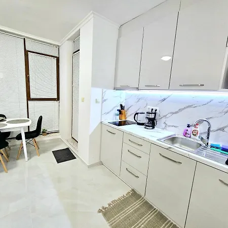 Apartment With Balcony 300m From Slantschew brjag